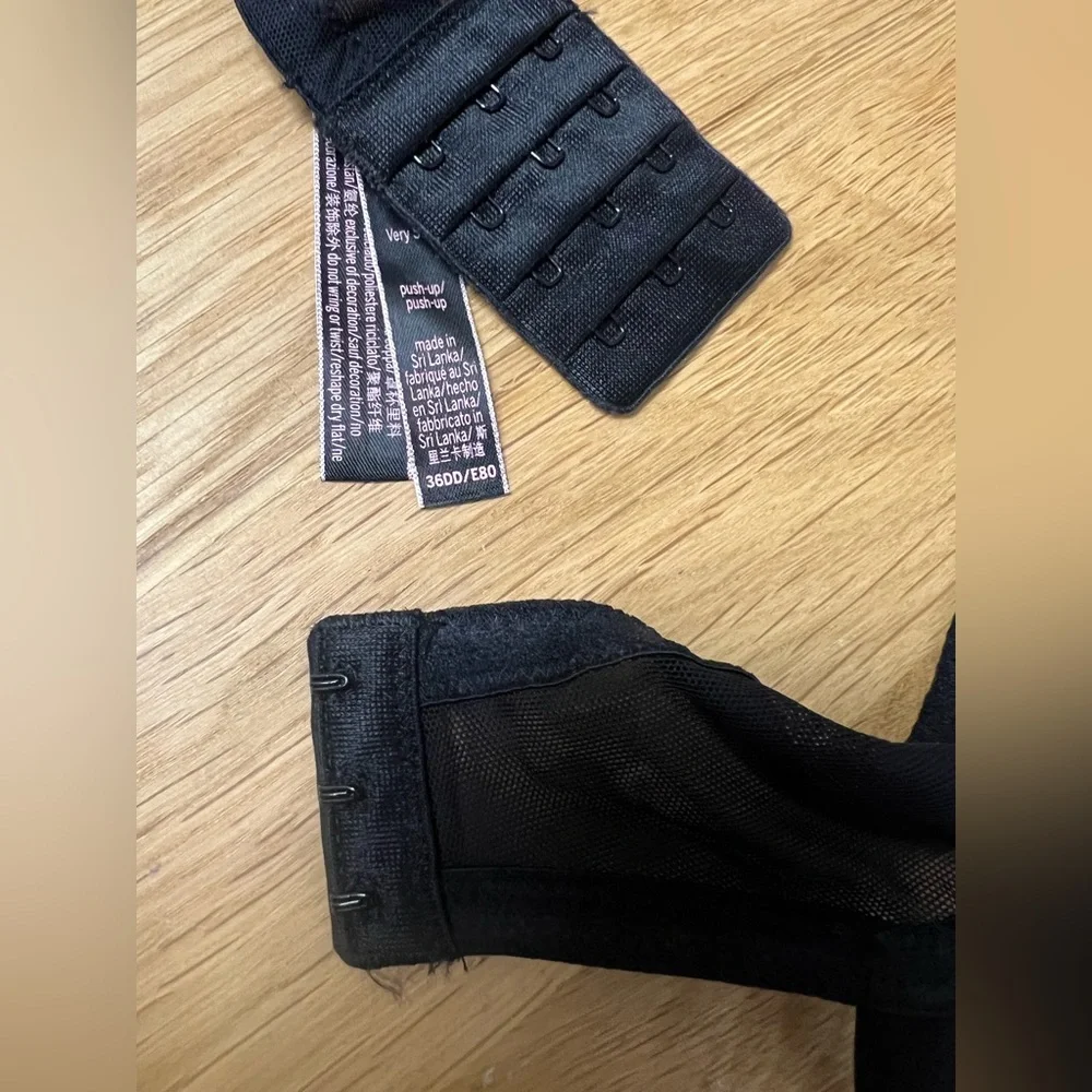 Victorias Secret Very Sexy Push Up Bra 36DD - Picture 5 of 7